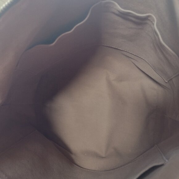 DISCONTINUED Louis Vuitton Totally MM in Monogram - Picture 15 of 15